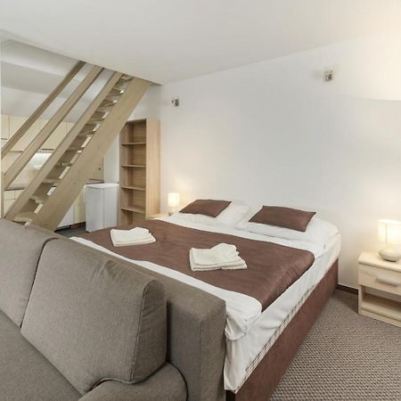 Hotel Na Stare Poste Jilemnice Exteriör bild