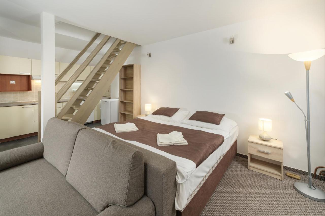 Hotel Na Stare Poste Jilemnice Exteriör bild