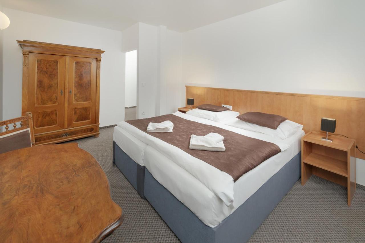 Hotel Na Stare Poste Jilemnice Exteriör bild