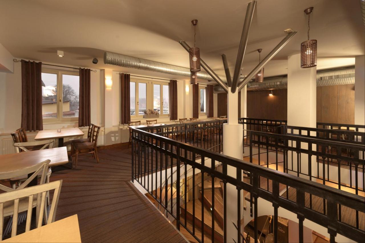 Hotel Na Stare Poste Jilemnice Exteriör bild